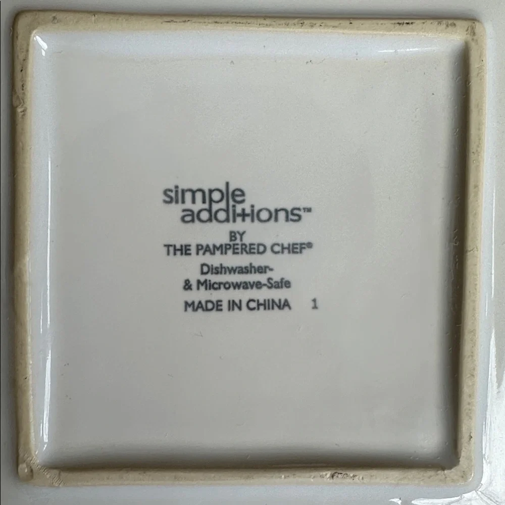 Set of 2 Pampered Chef Simple Additions Appetizer Salad Dessert Plates White 7”